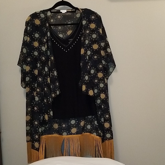 Lularoe Kimono with fringe - Picture 1 of 4